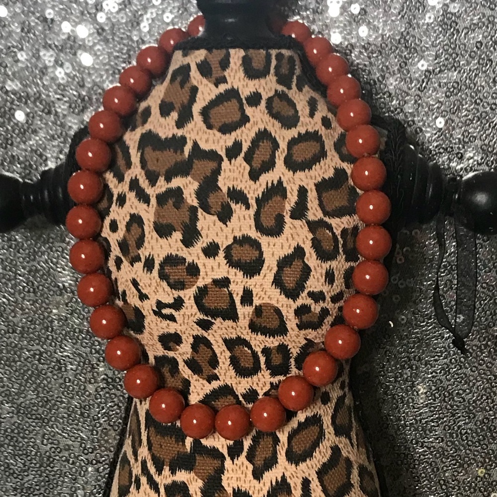 Medium pearl necklace